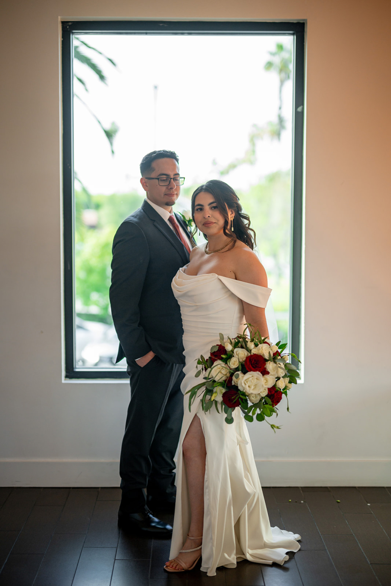 Alejandra & Damian's wedding ceremony at The Colony House, captured by MKEshoots Photography.